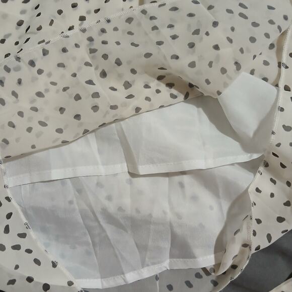 Fashion Collection XL NWOT Shorts Romper lined long-sleeved v-neck white w/black - Picture 7 of 16